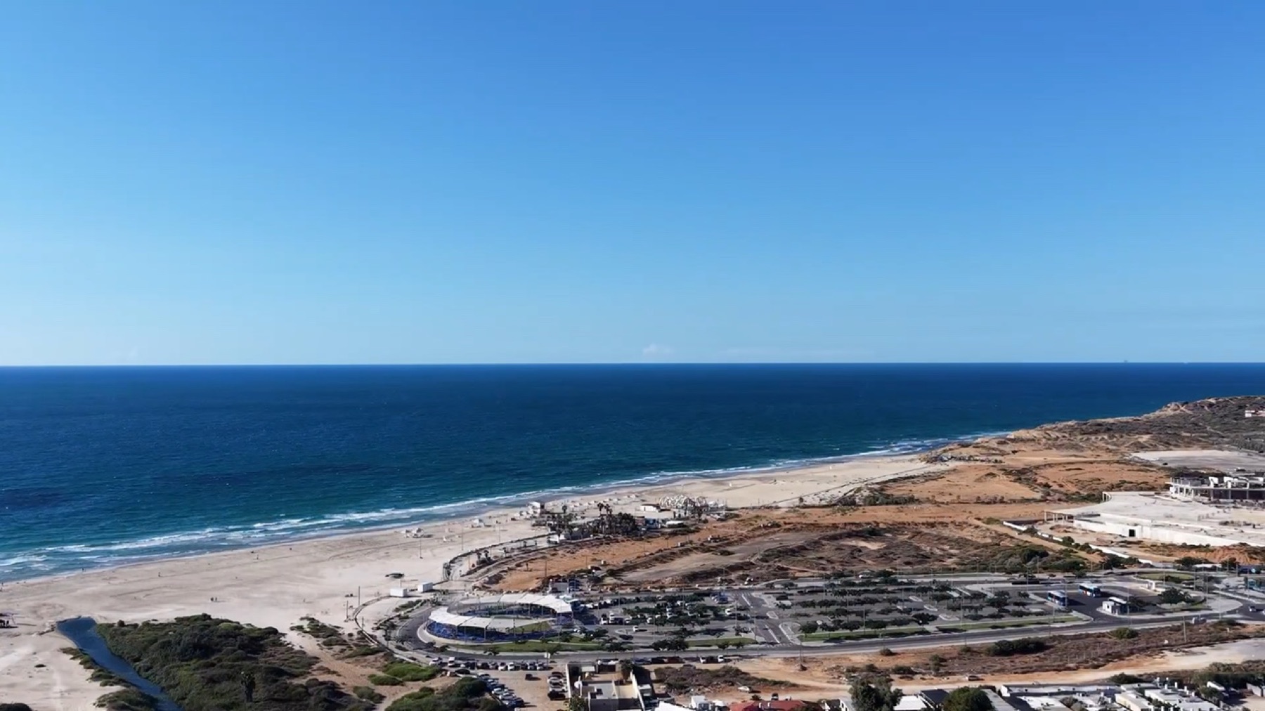 קו החוף ממבט אווירי