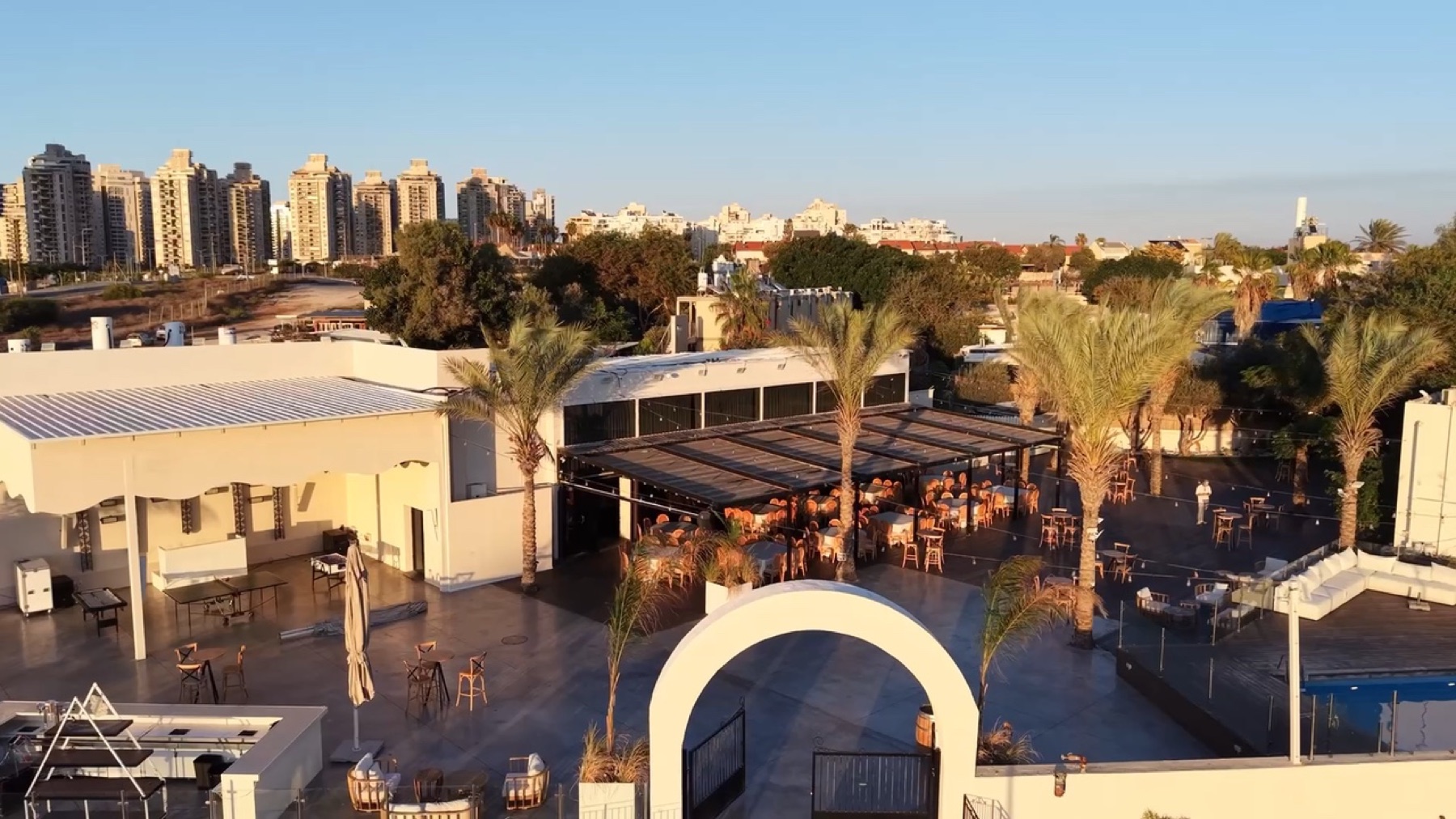 מתחם אירועים בשעת הזהב